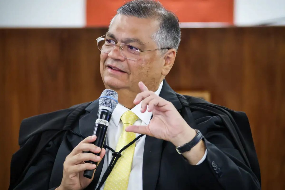 Vídeo: "Isso tem tanta consistência quanto as espumas das ondas que quebram na praia", diz Flávio Dino sobre declaração de André Mendonça a respeito de 'ativismo judicial'