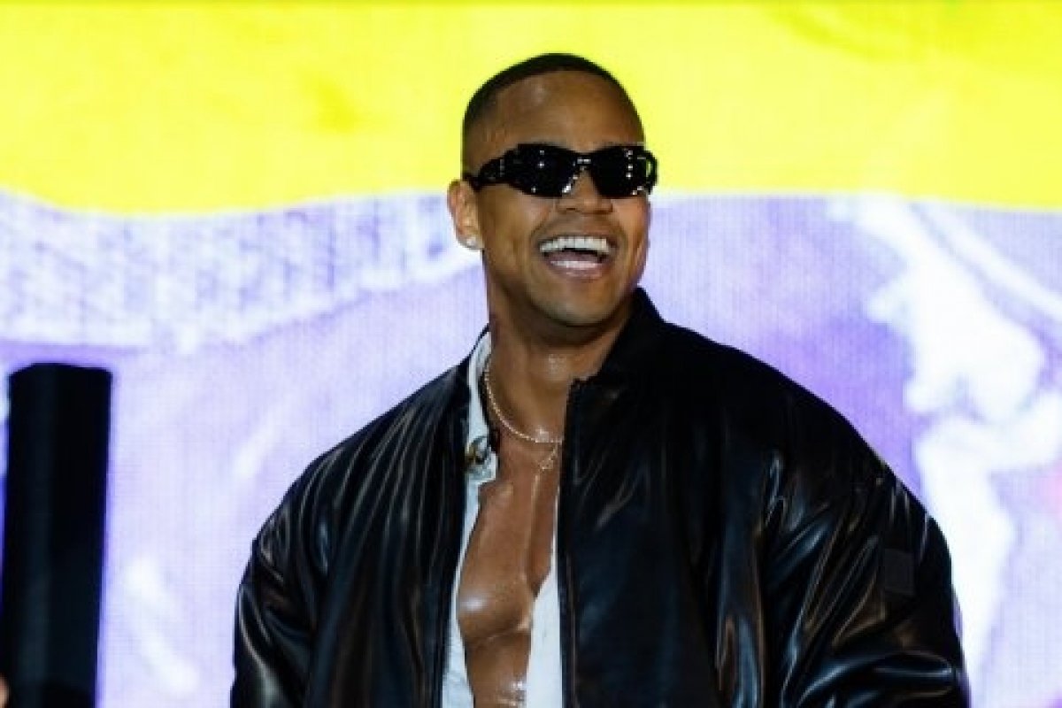 Leo Santana celebra 20 anos de carreira com show gratuito em Salvador