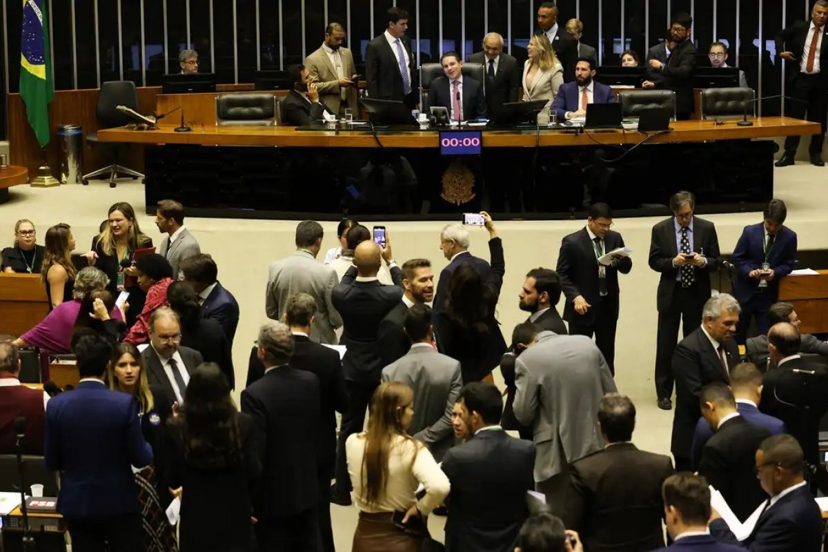 Por 370 a 110 votos, Câmara dos Deputados aprova texto-base do Projeto Antifacção