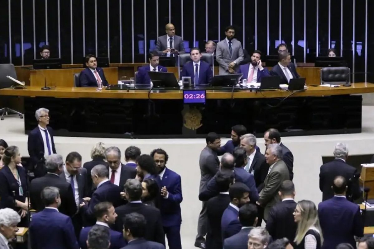 Maioria de parlamentares baianos votou a favor do 'PL Antifacção'; veja quem