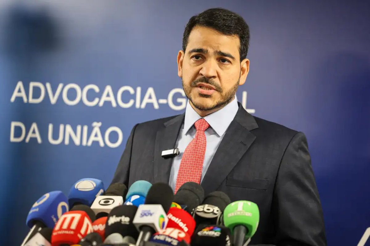 Lula indica Jorge Messias para vaga no STF e contraria alas do Senado e do tribunal
