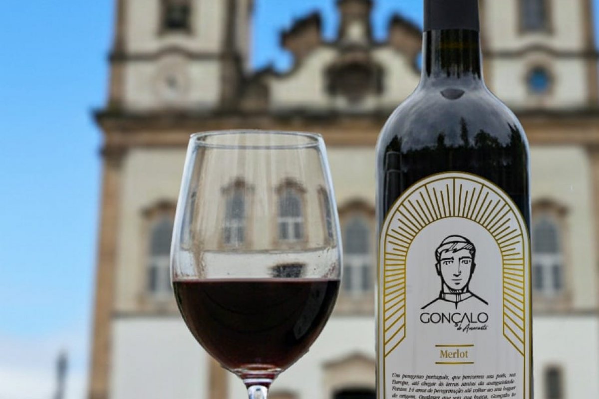 Chega ao mercado, dois vinhos exclusivos, lançados pelo Santuário do Senhor do Bonfim, com temática sobre fé e tradição baiana!  