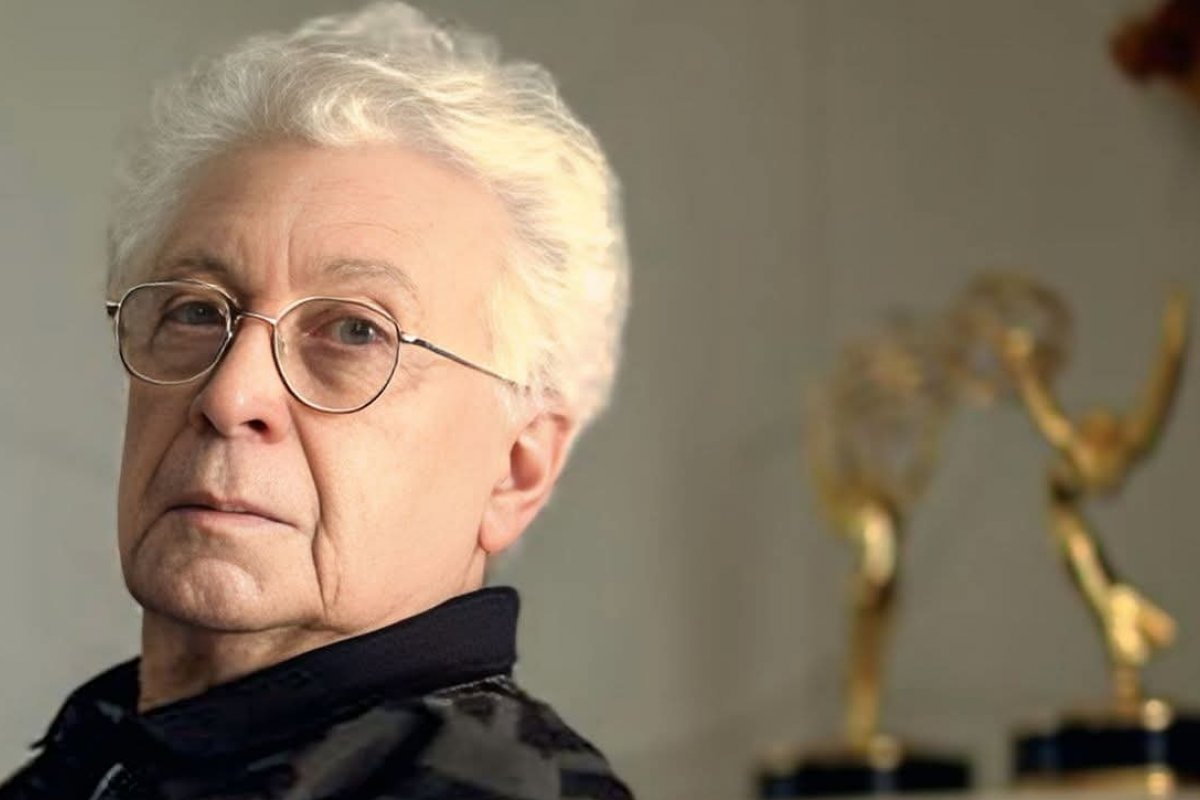 Telespectador encontra Aguinaldo Silva e diz que após a novela Três Graças, ele já pode morrer. Veja a resposta do autor!  