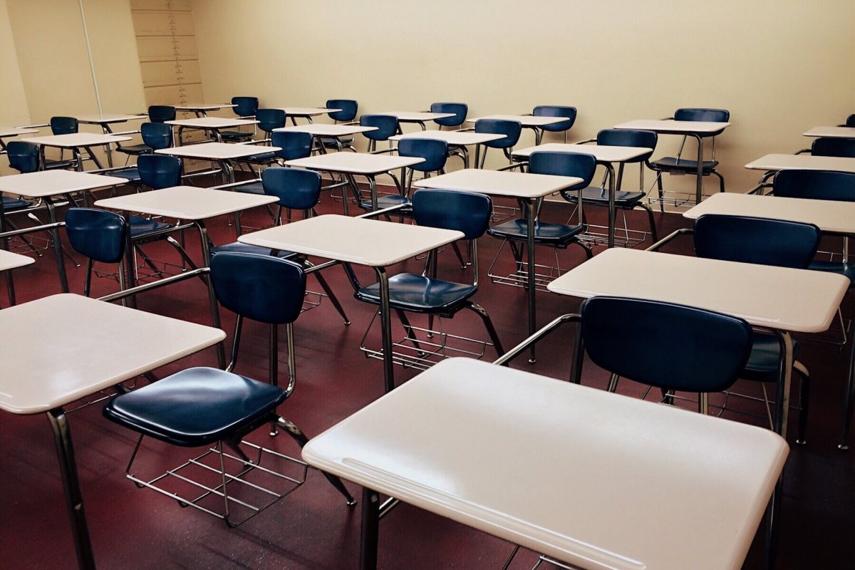 Debater a evasão escolar é urgente à Bahia
