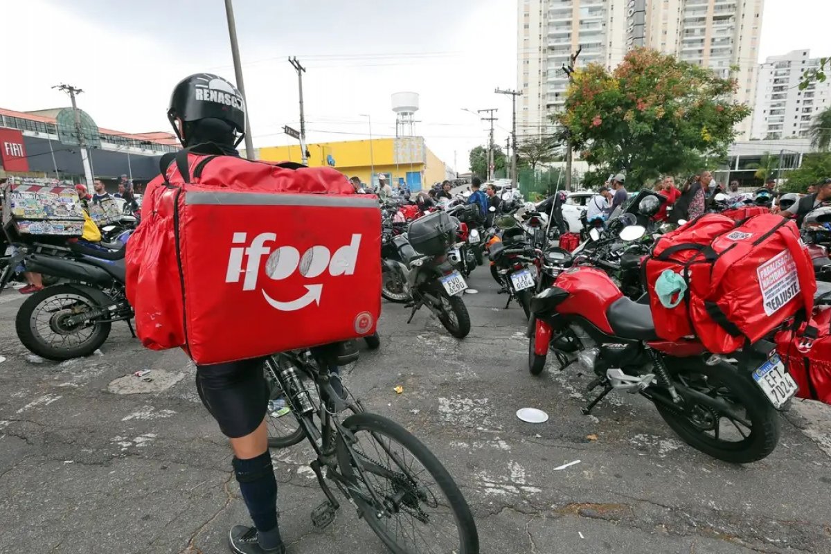 Lei que impede que entregadores sejam obrigados a subir com pedidos é aprovada no Rio de Janeiro