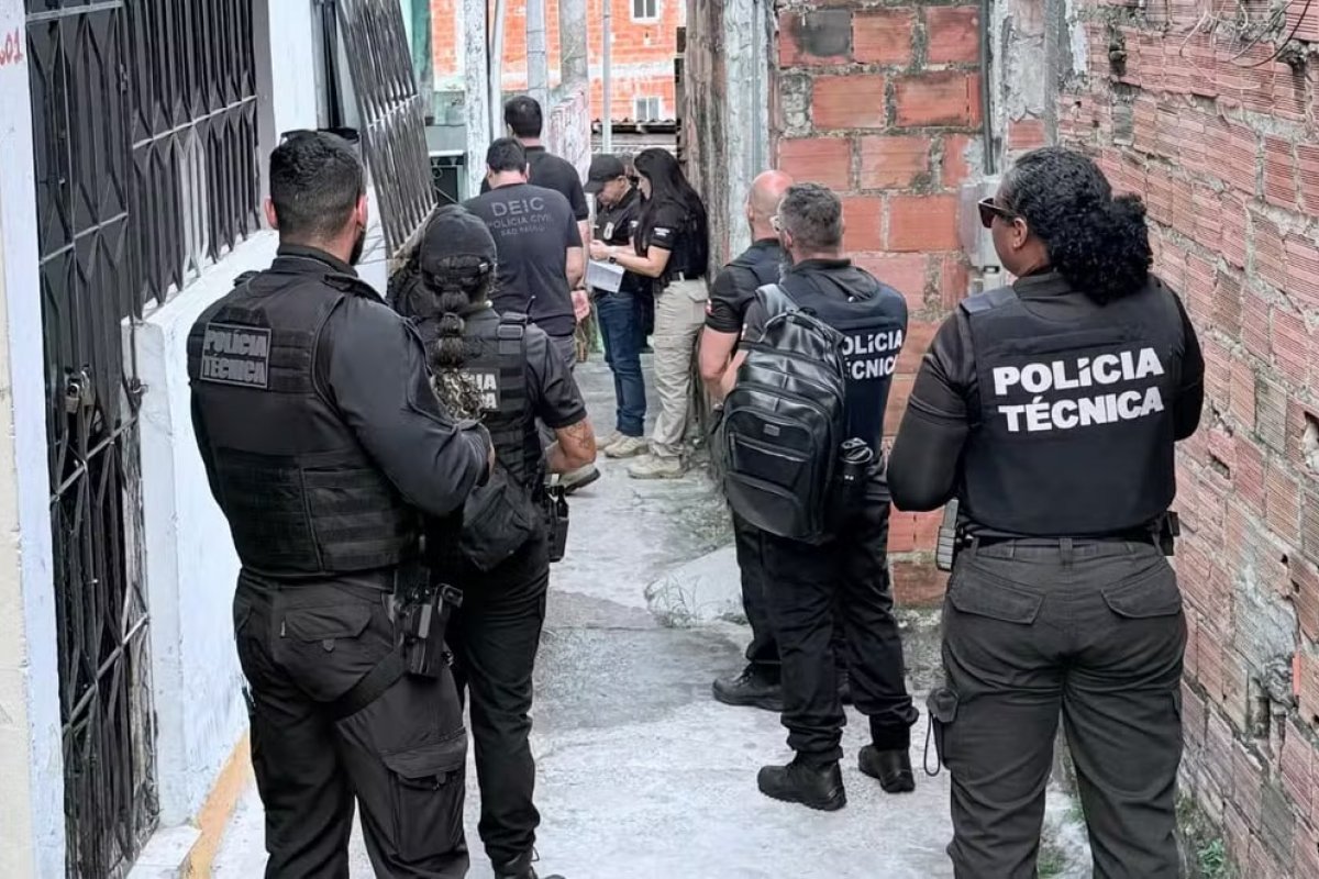 Adolescente é alvo de mandados na Bahia por ameaça, apologia ao nazismo e maus-tratos a animais
