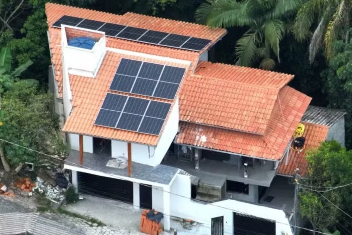 Apontado como chefe de tráfico na Bahia é flagrado com documento falso em casa de luxo em Santa Catarina 