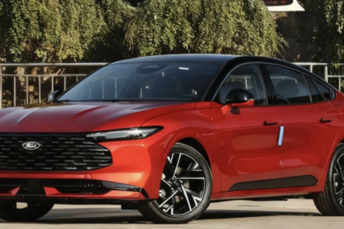 Ford Mondeo segue vivo na China e ganha nova versão