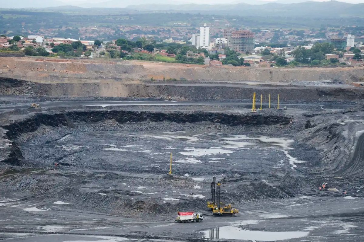 Estudo aponta irregularidade em 37% dos processos de mineração no país