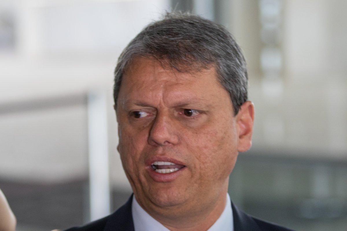 Tarcísio diz que PEC do governo sobre segurança é cosmética e defende endurecer penas