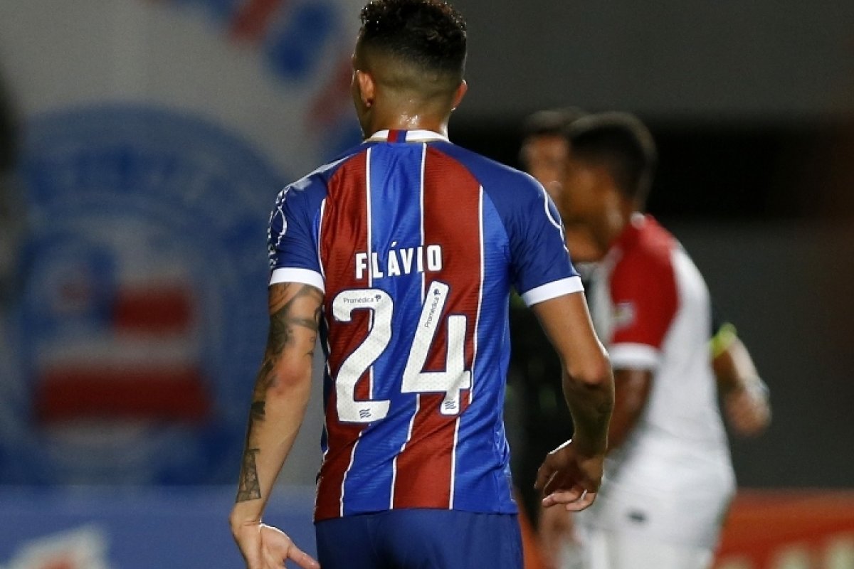 Homofobia no futebol: 70% dos times da Série A não usam camisa 24
