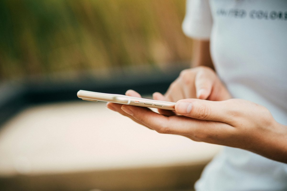 Como checar antecedentes criminais de um date? Plataformas fazem varredura