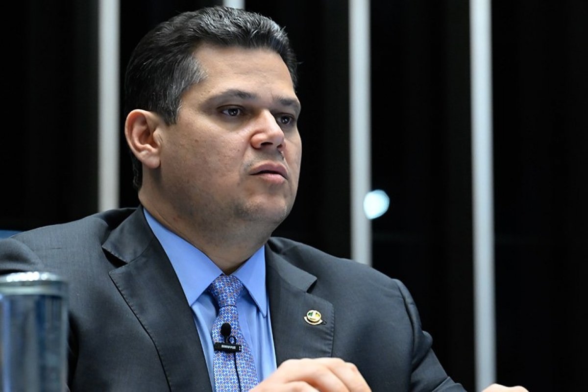 Vídeo: Alcolumbre critica decisão de Gilmar Mendes que restringe pedidos de impeachment: “Tenta usurpar prerrogativas do Legislativo”