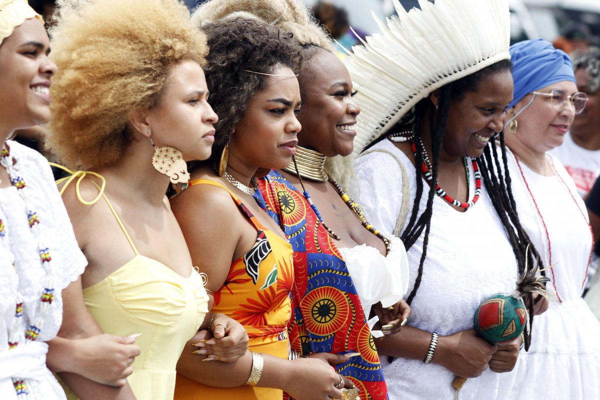 Quase metade das mulheres no Brasil se sente desrespeitada, diz pesquisa