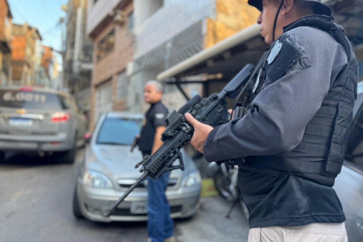 Idoso é preso após estruprar prórpa neta em Lauro de Freitas