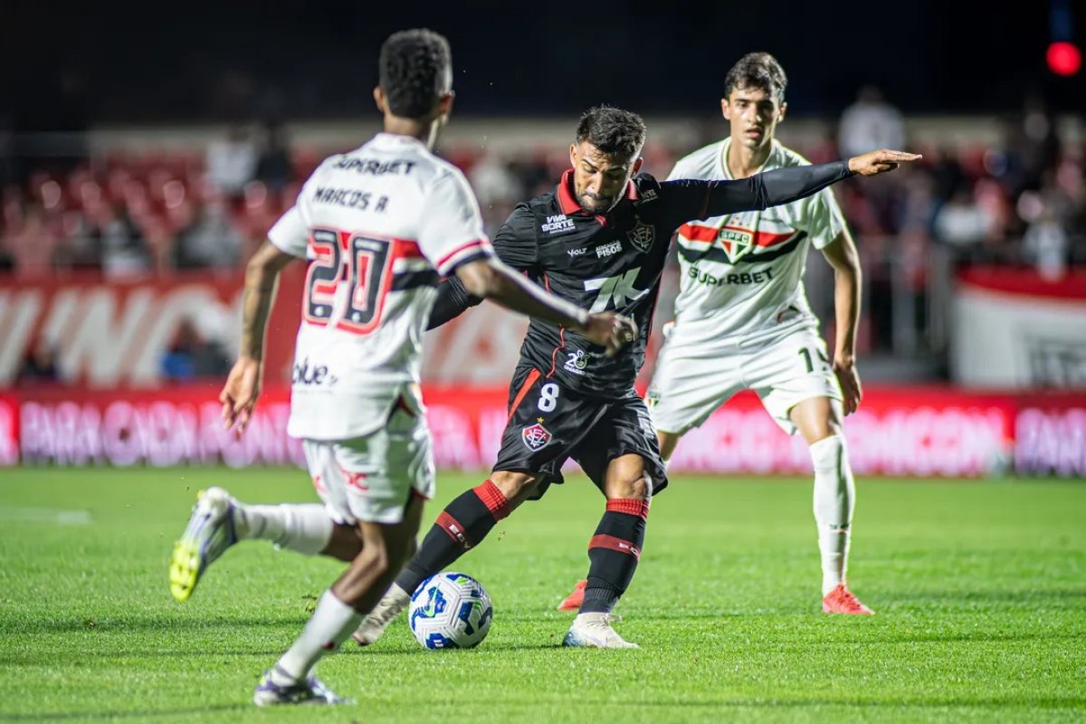 Vitória recebe São Paulo e joga pela permanência na Série A