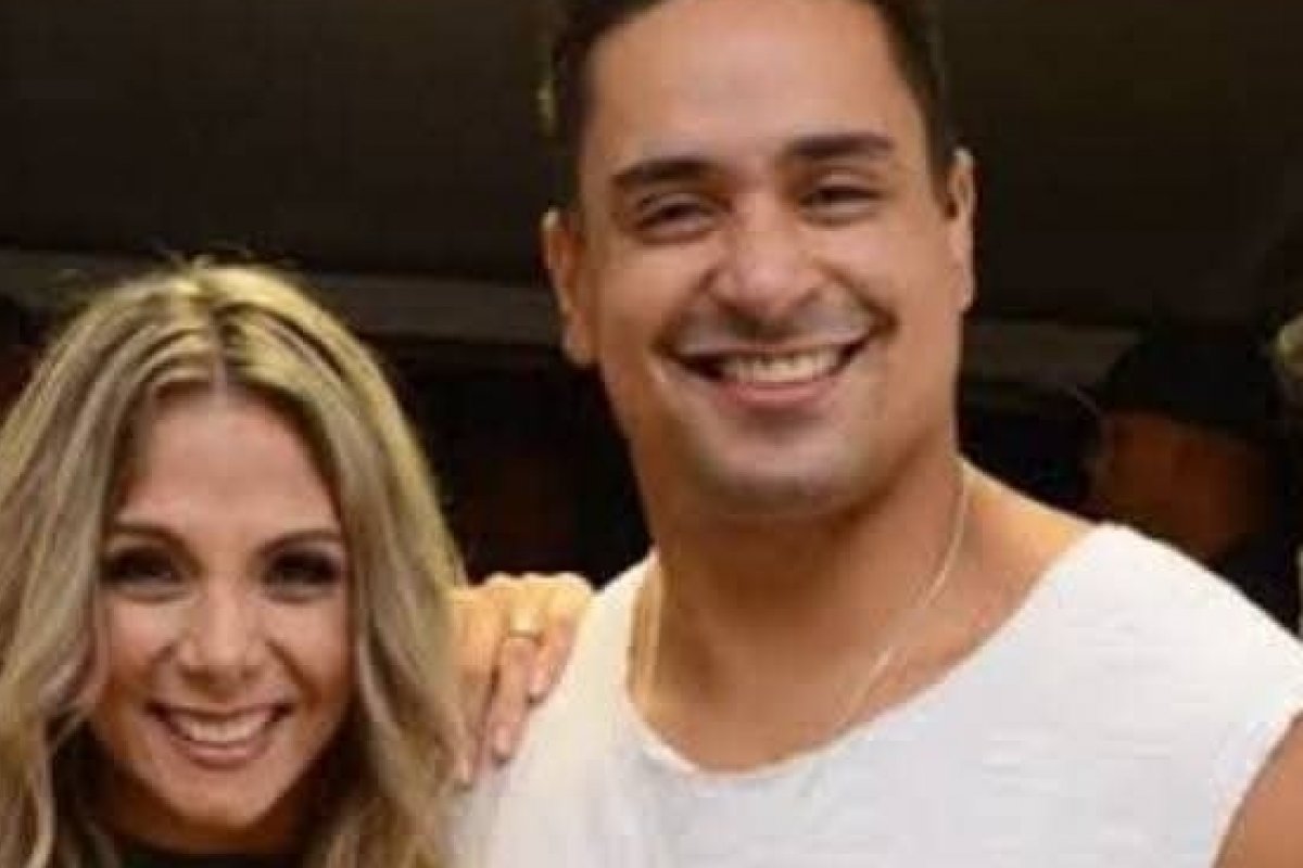 10 fotos para celebrar os 26 anos de união de Xanddy e Carla Perez!