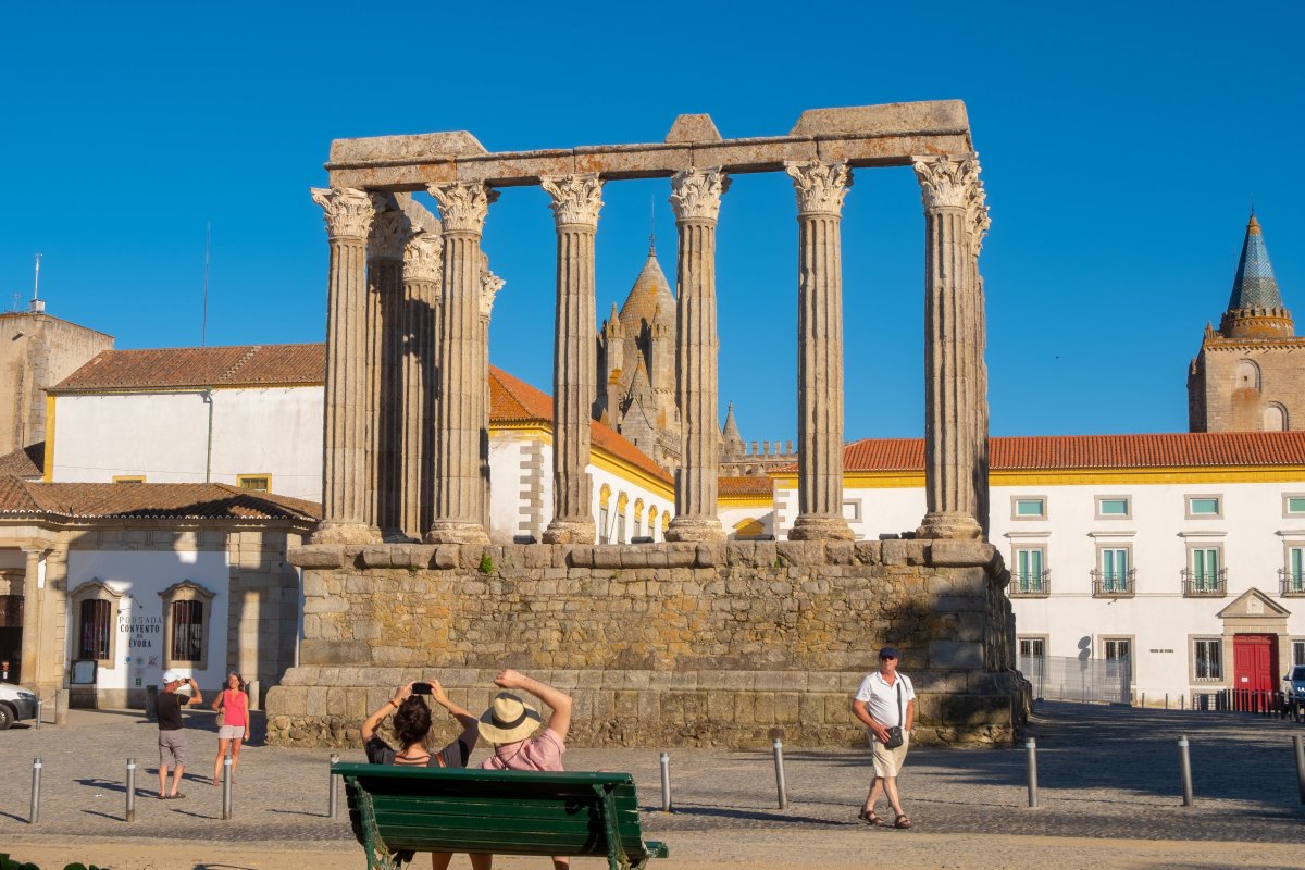 Évora celebra sua história entre vinhedos e tradições!