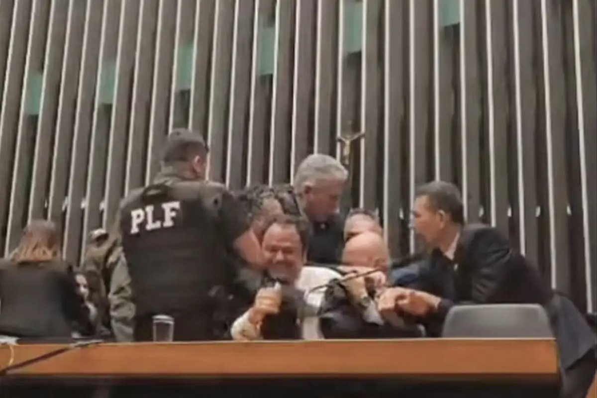 Fenaj repudia censura à imprensa e agressões a jornalistas na Câmara dos Deputados