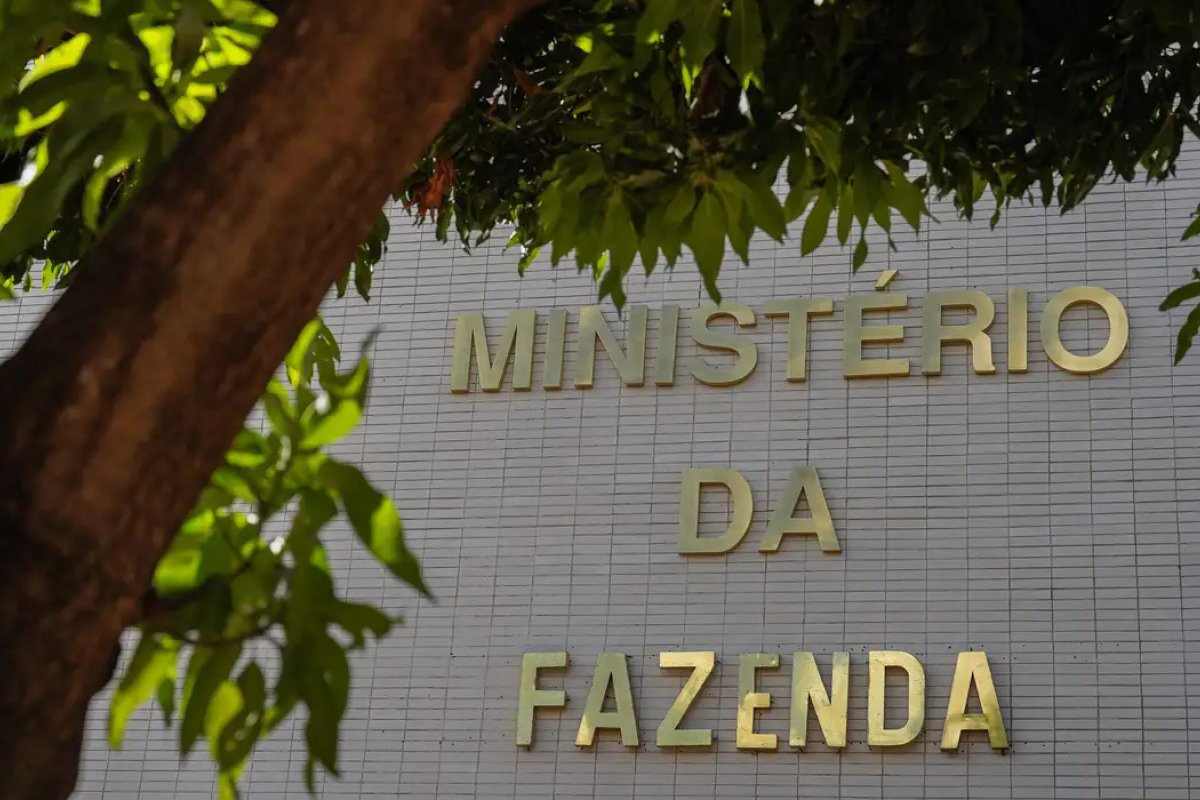 Estatais federais em dificuldade poderão pedir aportes da União