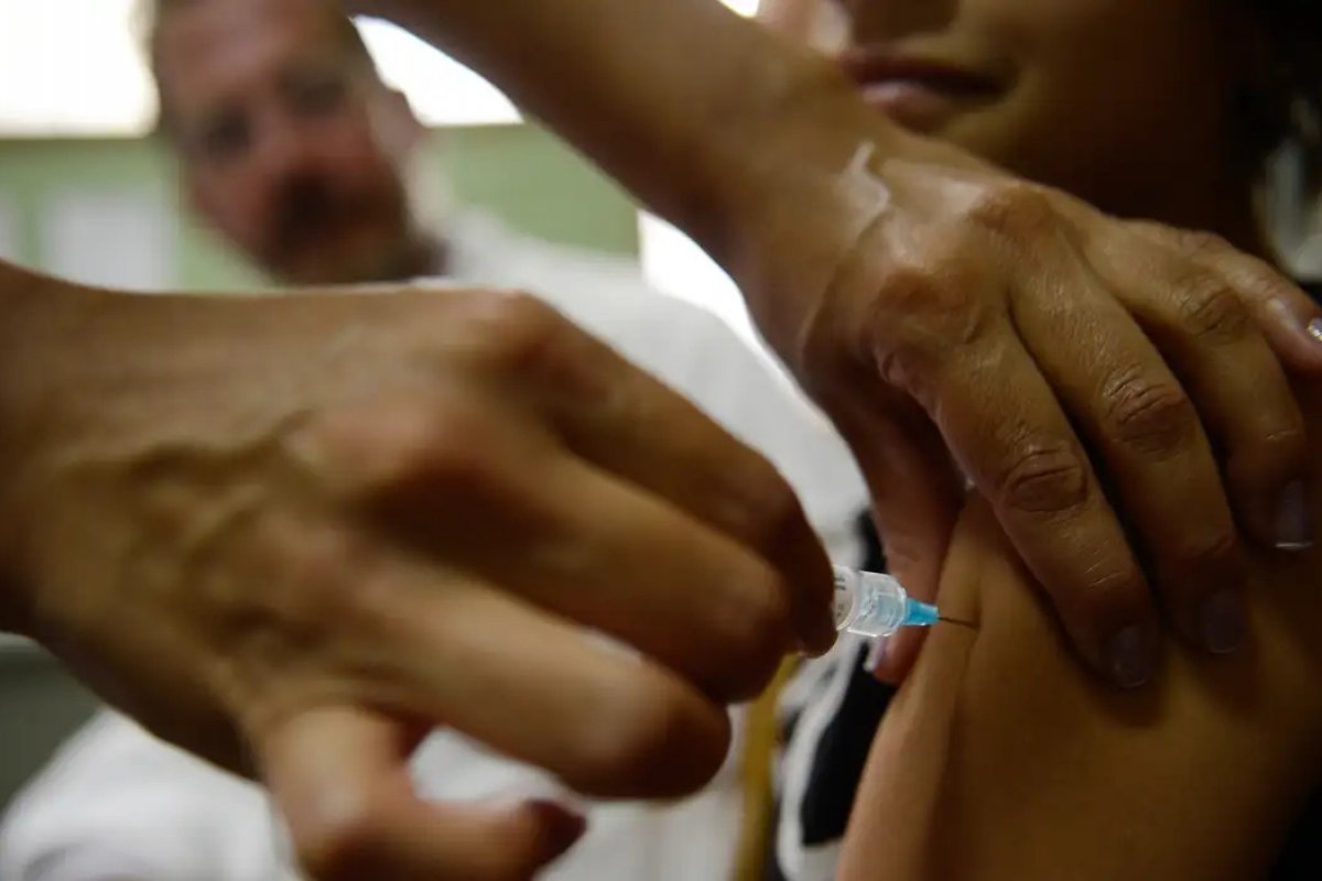 Vacinação reduz internações por doenças causadas pelo HPV, diz estudo