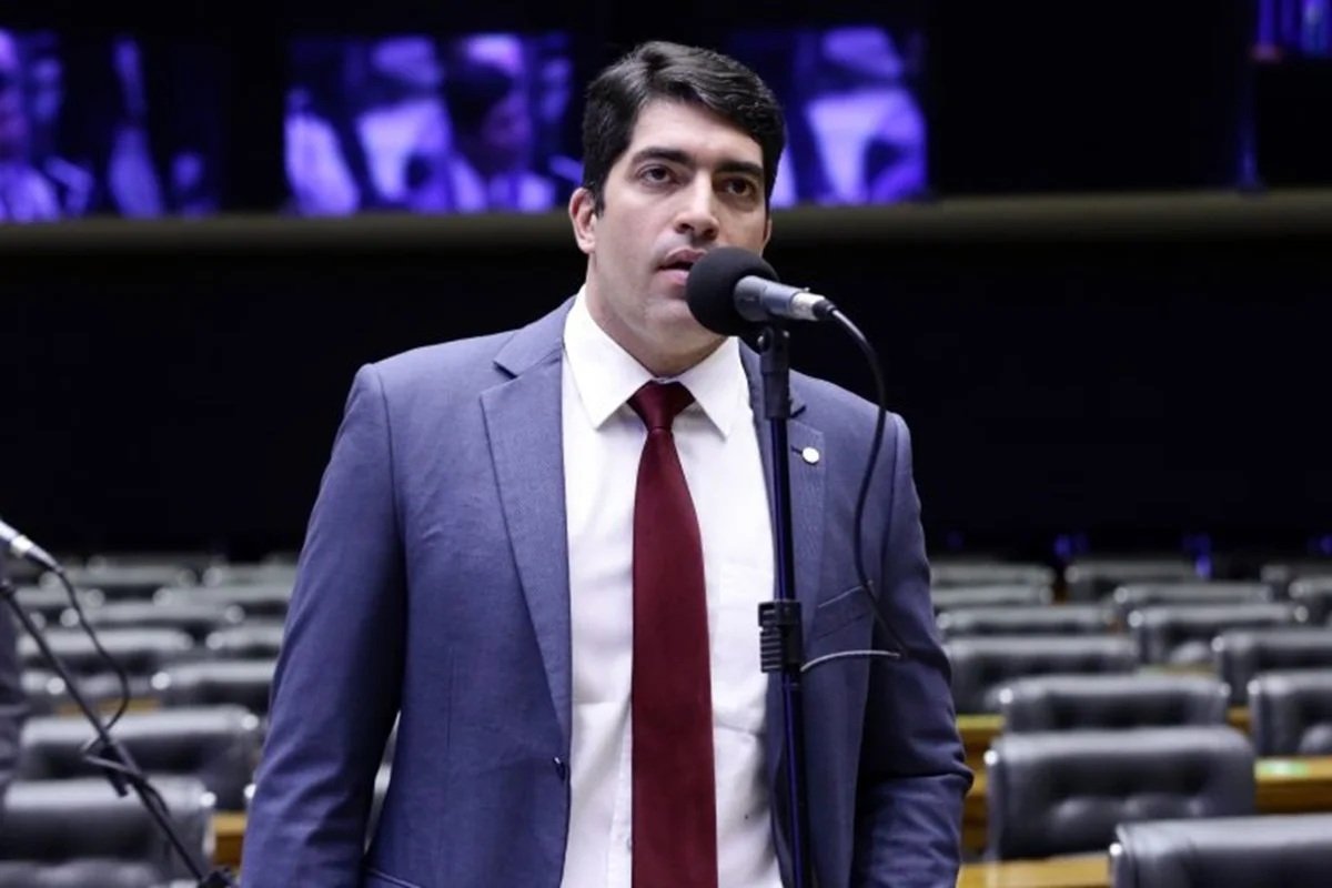 CCJ da ALBA aprova nome de Otto Filho para vaga no TCE