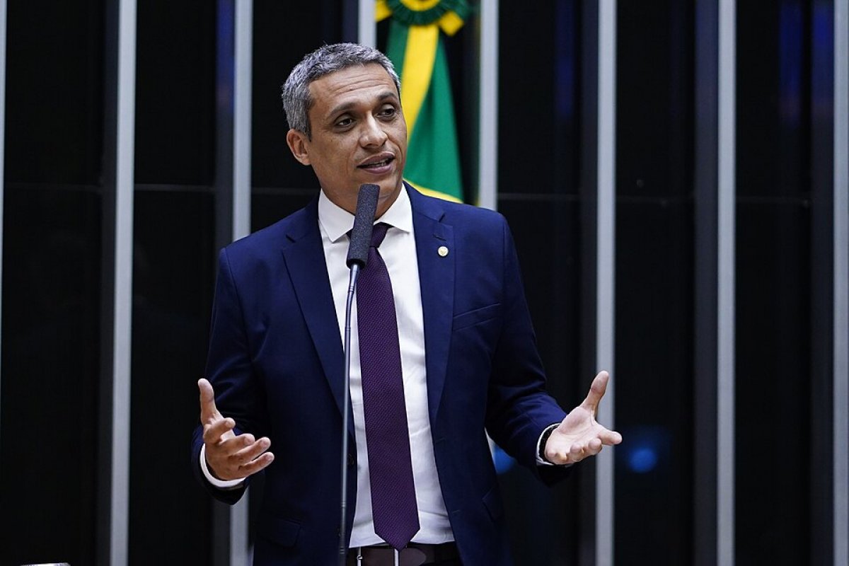 Deputado Gustavo Gayer é indiciado pela PF por suspeita de desvio de cota parlamentar 