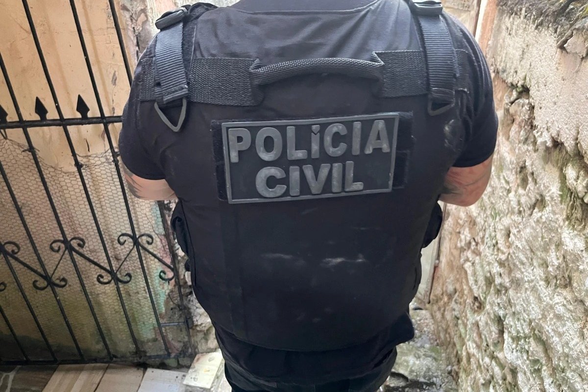Homem é detido em Alagoinhas após ameaçar a mãe com uma tesoura