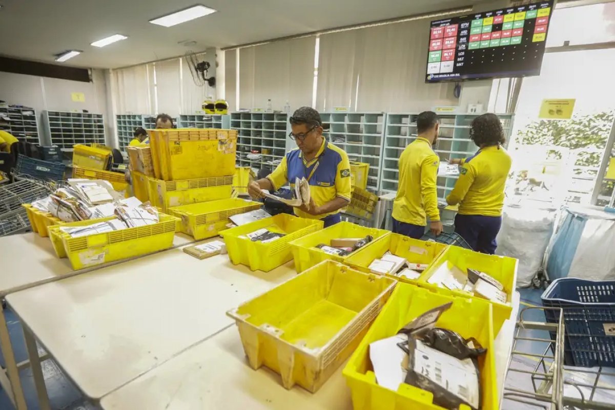 Cinco bancos fecham proposta para emprestar R$ 12 bi aos Correios