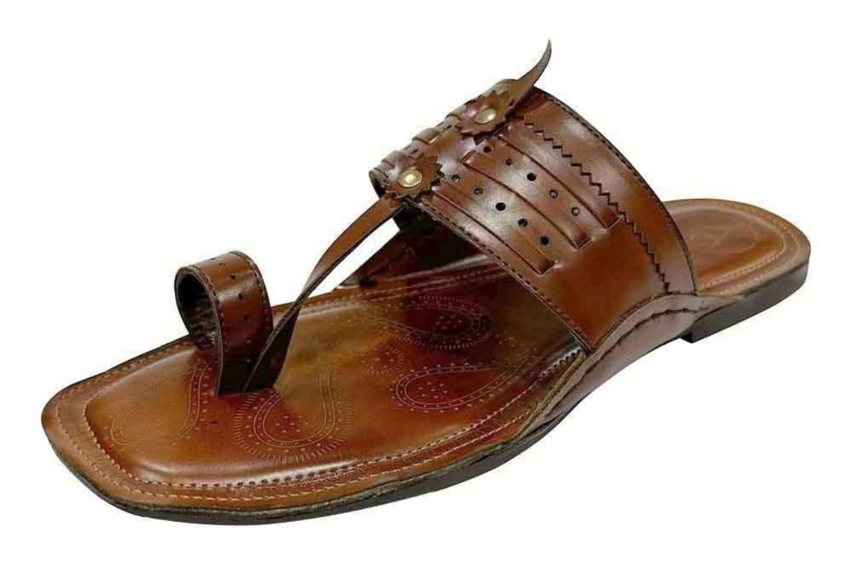Após críticas, Prada anuncia parceria com artesãos indianos para produzir sandália inspirada em modelo tradicional