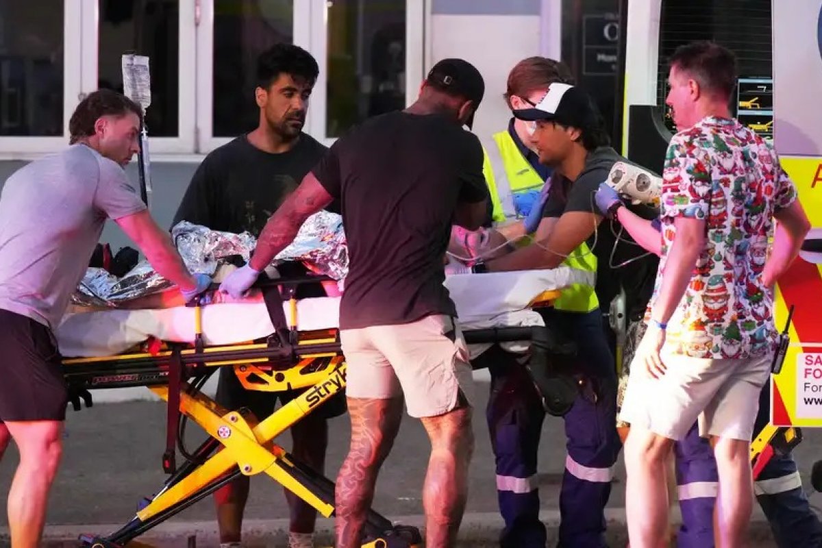 Ataque a tiros em praia deixa 12 mortos em festival judaico na Austrália