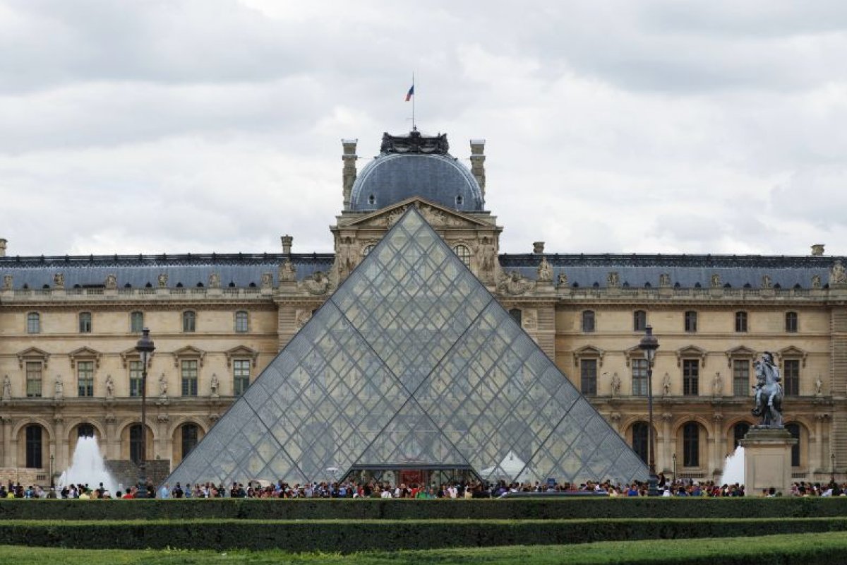 Funcionários do Louvre iniciam paralisação por tempo indeterminado