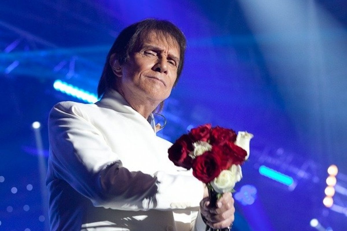 Roberto Carlos mantém agenda de shows após acidente em Gramado 