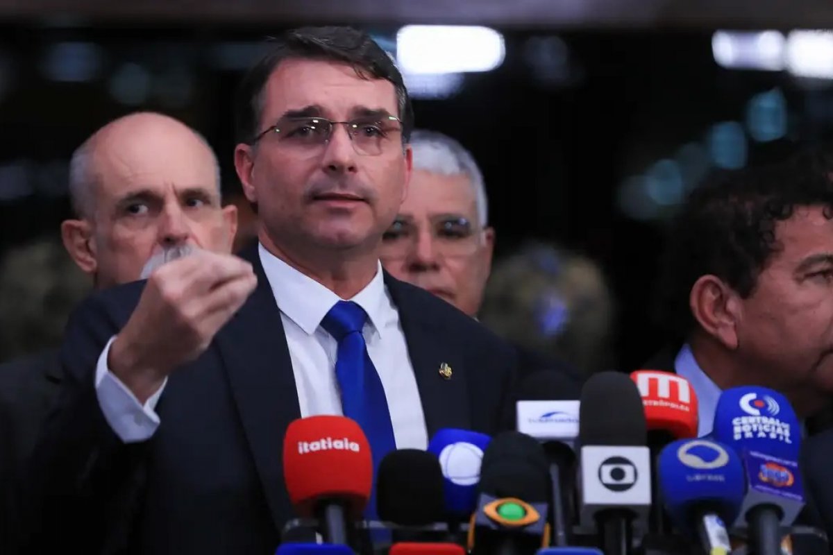 Quaest: 62% dizem que não votariam em Flávio Bolsonaro; 54% acham que escolha do ex-presidente foi errada