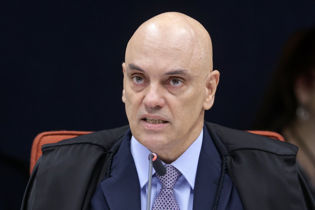 Moraes vota para condenar Silvinei, Filipe Martins e mais 3 e para absolver ex-MJ