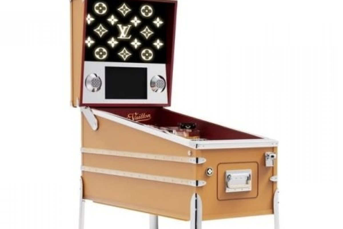Louis Vuitton lança máquina de pinball de luxo inspirada em Tóquio!