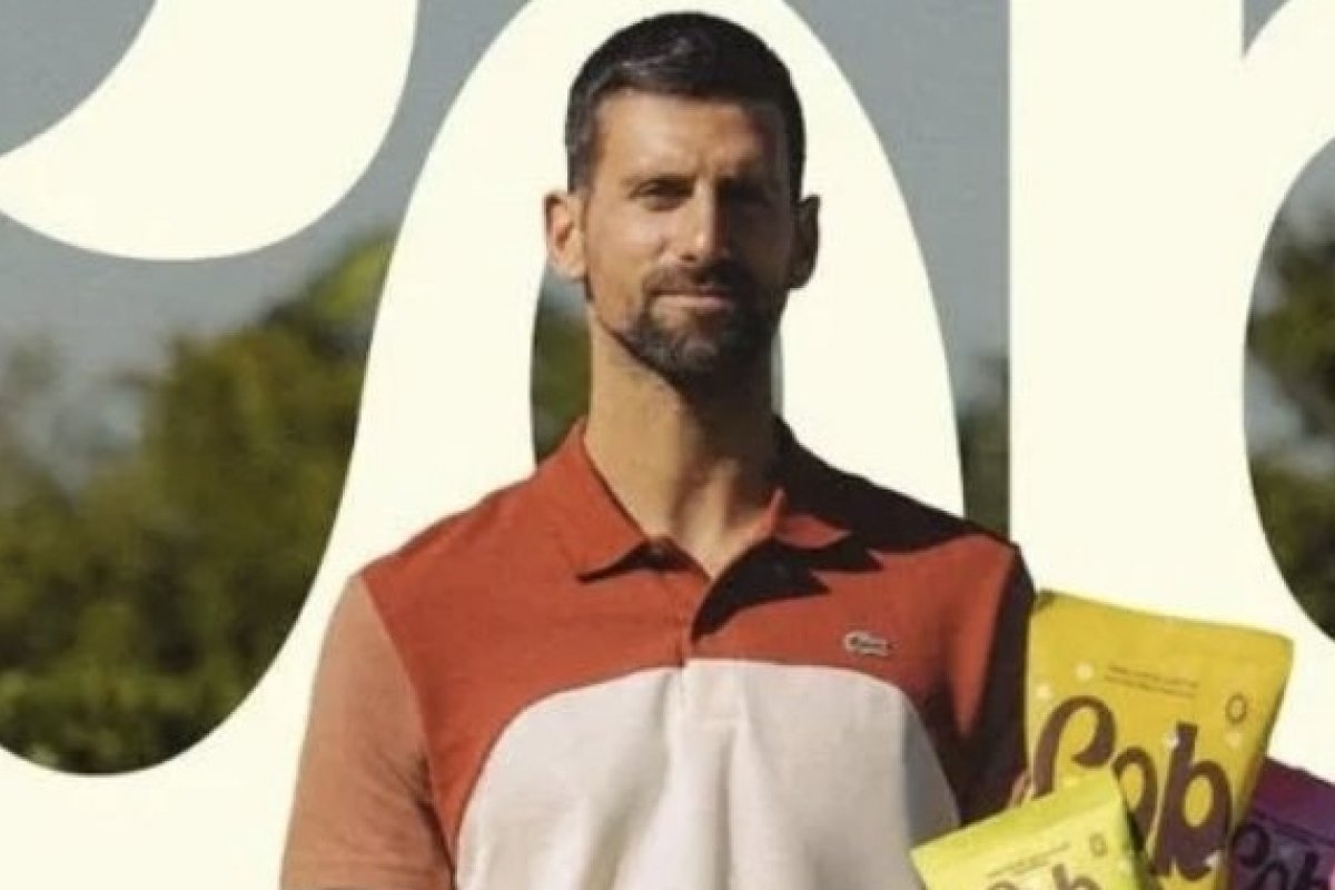Novak Djokovic entra no mercado de snacks com uma pipoca à base de sorgo, sem milho e rica em fibras e proteínas vegetais! 