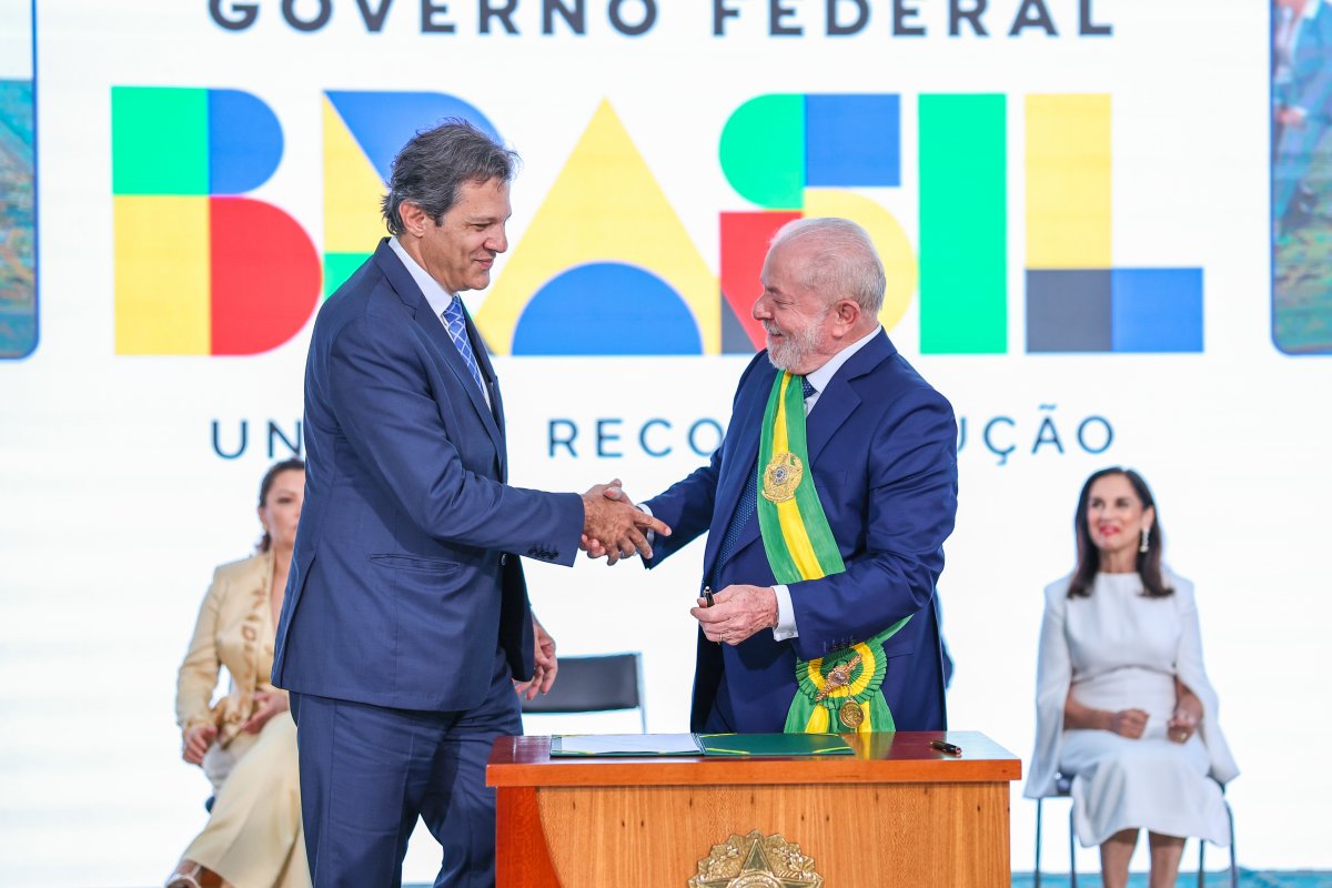 Indicação de Haddad para substituição dele no Ministério da Fazenda enfrenta resistência de lideranças petistas