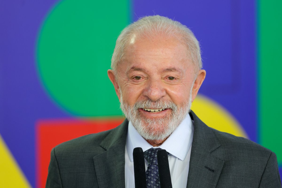 'Não tenho interesse em ter uma estatal levando prejuízo', diz Lula sobre Correios