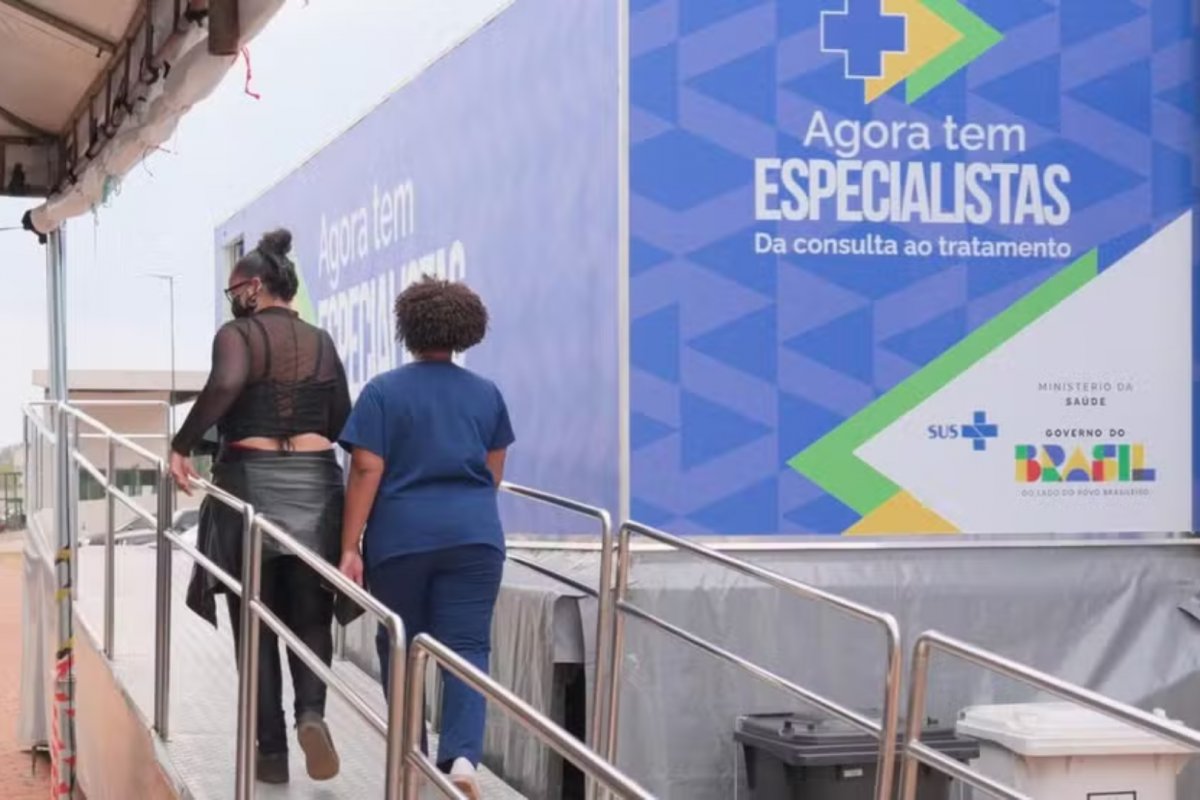 Cidades baianas recebem carretas do Governo Federal com serviços de oftalmologia e saúde da mulher