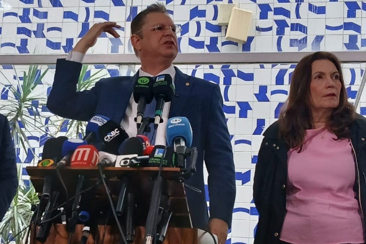 Vídeo: 'Quem quer viver de dinheiro de corrupção bota em outro lugar', diz Sóstenes sobre apreensão durante operação 