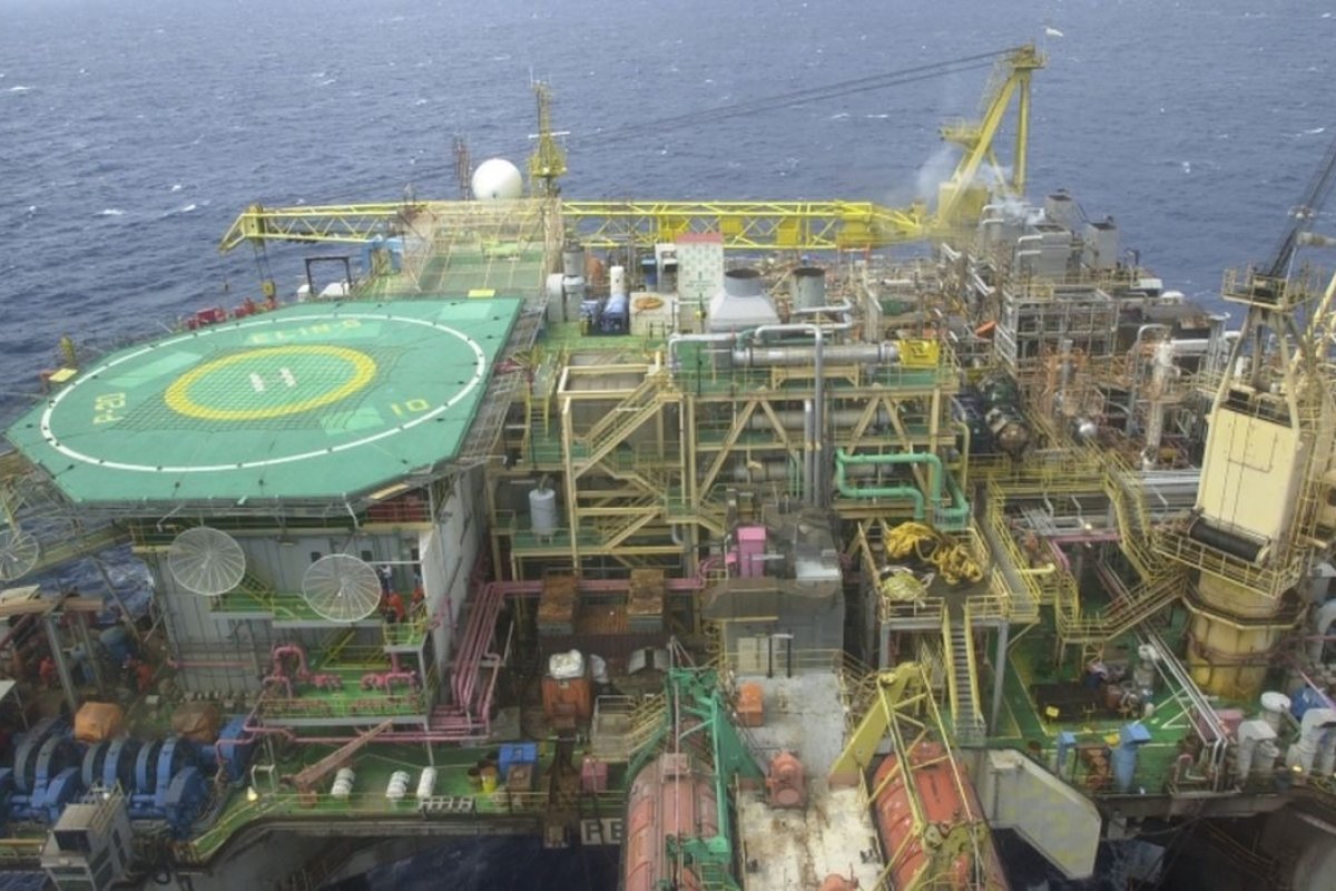Mesmo com vazamento sanado, plataforma da Petrobras segue sem produção