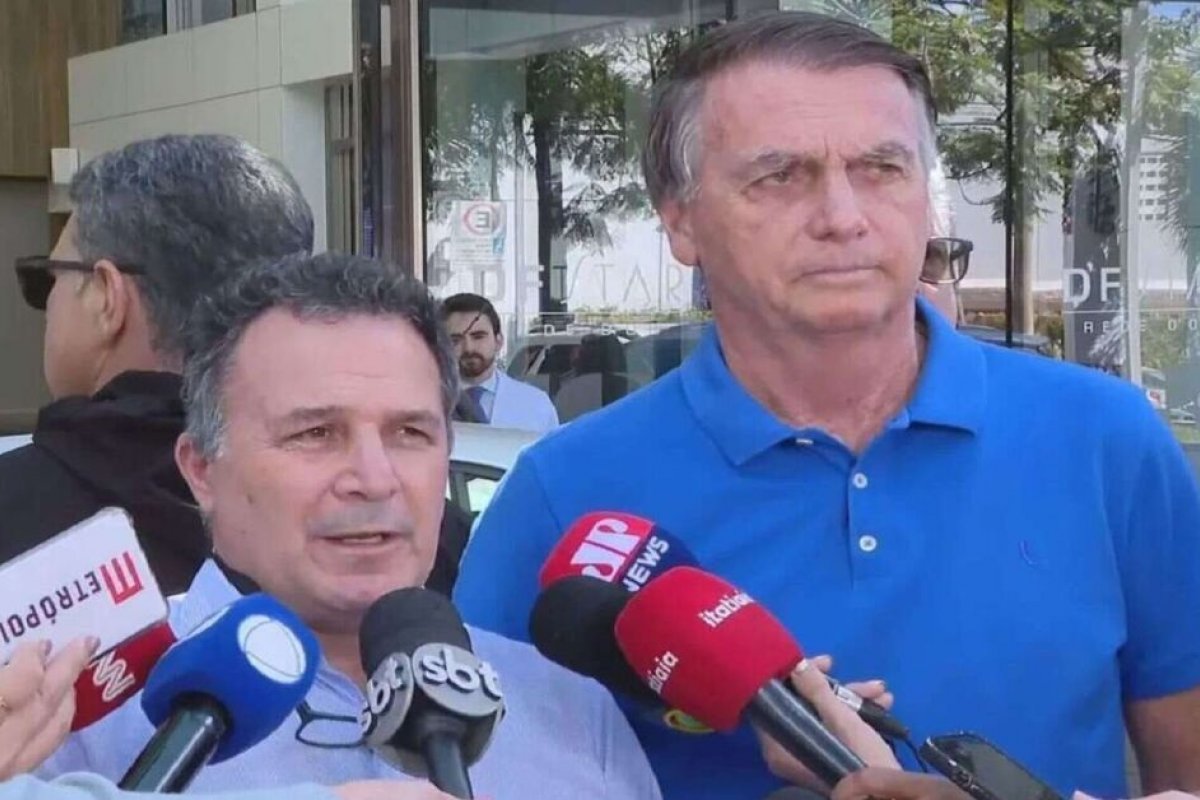 Médico de Bolsonaro aguarda autorização de Moraes para planejar cirurgia