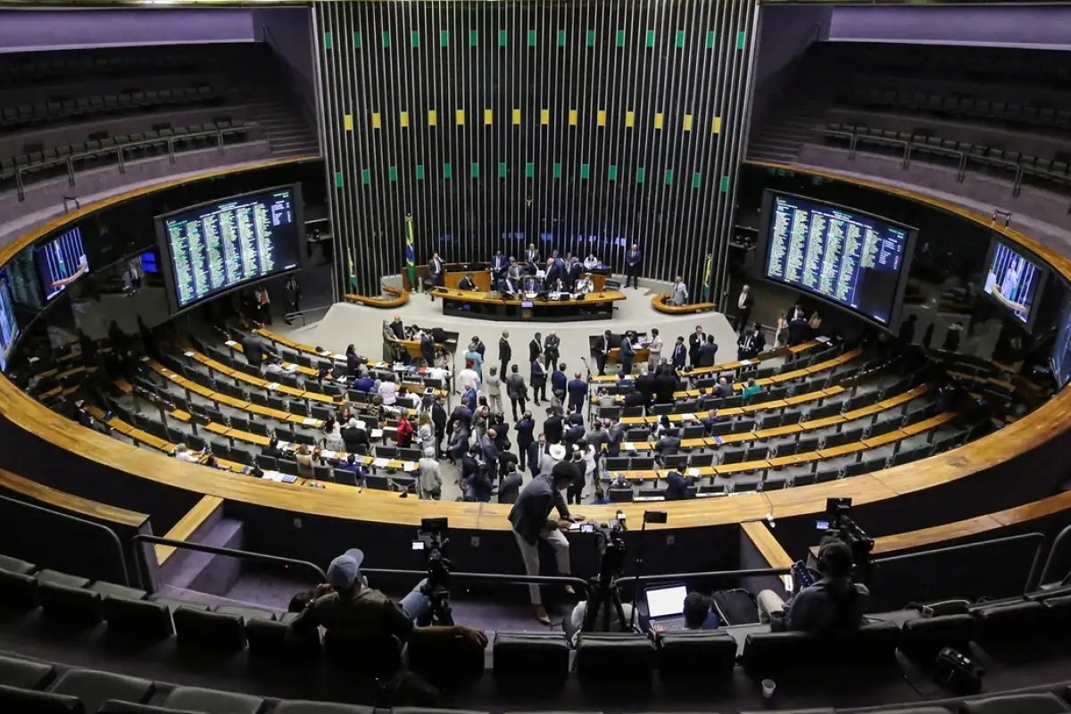 Congresso aprova Orçamento de R$ 61 bilhões destinados a emendas parlamentares para o ano de 2026