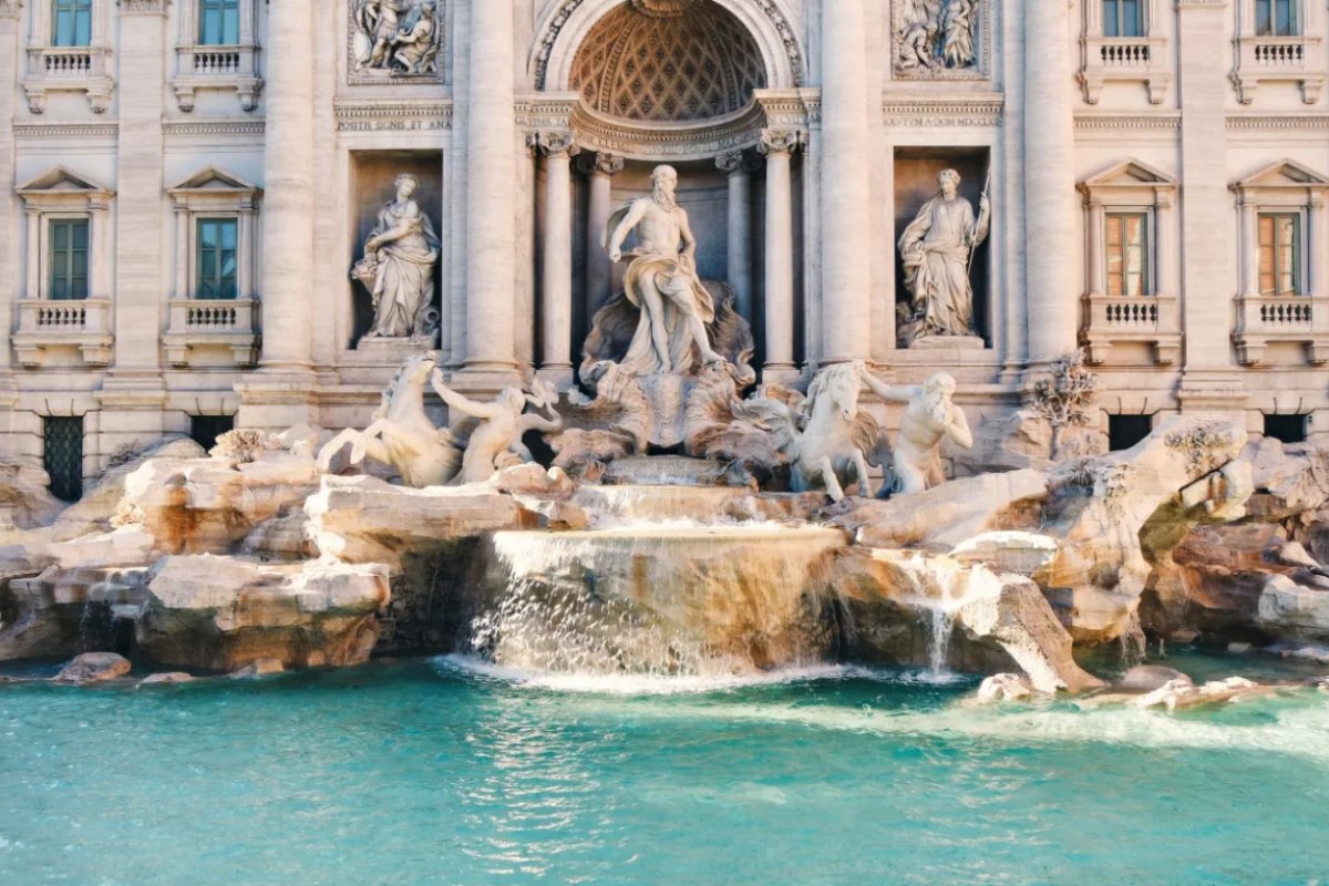 Roma vai cobrar taxa de dois euros para acesso de turistas à Fontana di Trevi