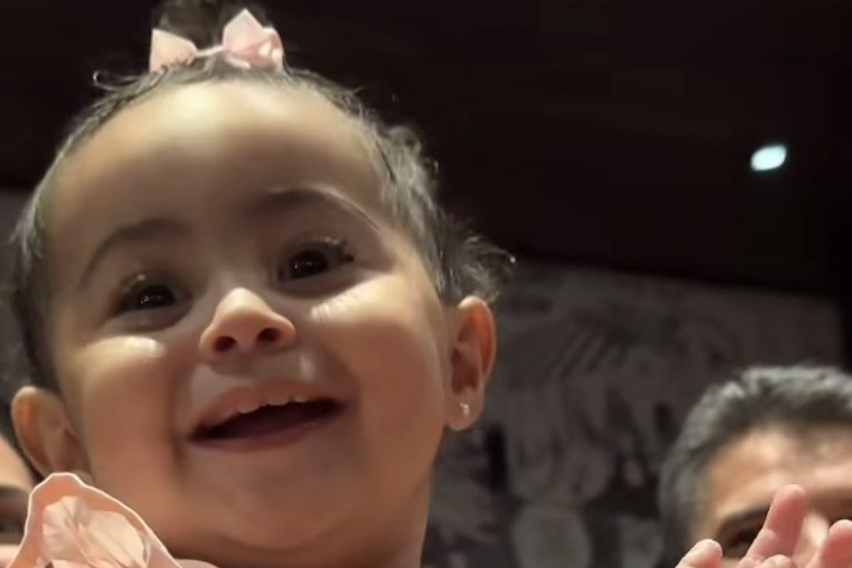 Filha caçula de Zezé Di Camargo, Clara Lacerda Camargo faz aniversário com tema de princesa! 