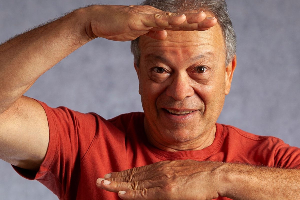 Paulo Canuto celebra 50 anos de carreira com exposição que exalta a diversidade urbana!