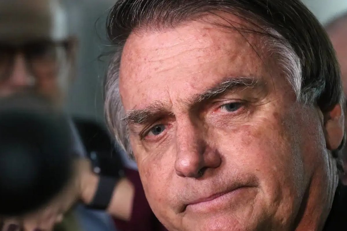 PF adia depoimento de Bolsonaro sobre cofre do Palácio da Alvorada devido à cirurgia