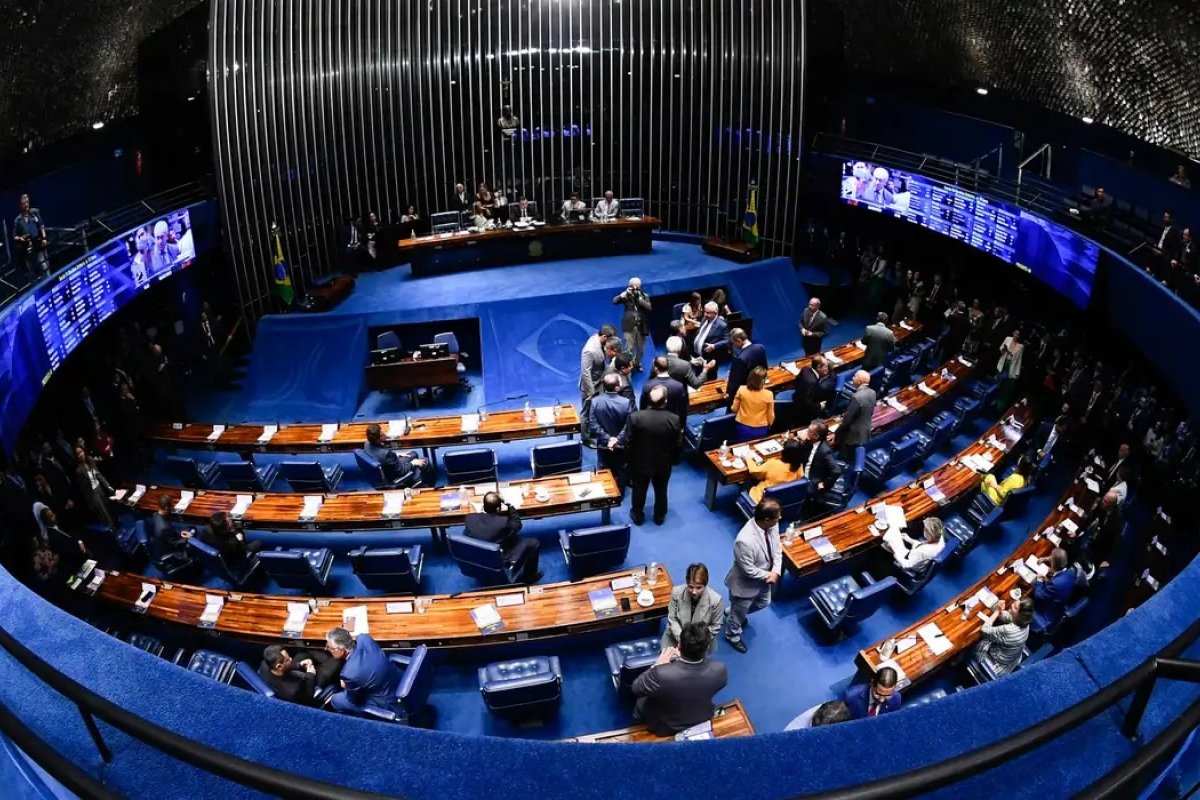 No fim do ano, Senado paga R$ 46 milhões em remuneração extra a servidores