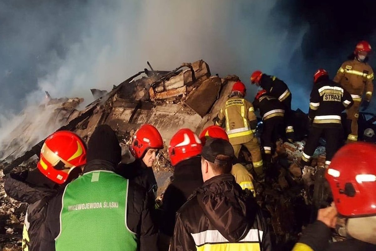 Explosão em resort de esqui na Suíça deixa ao menos 40 mortos e 100 feridos 